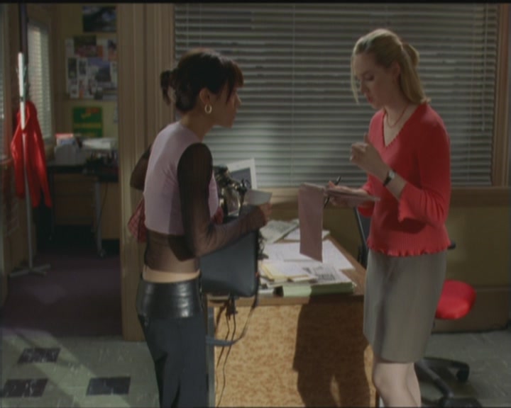 Charmed-Online_dot_net-5x03HappelyEverAfter0457.jpg