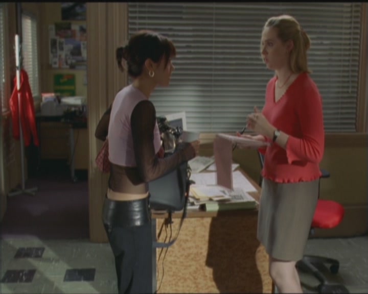 Charmed-Online_dot_net-5x03HappelyEverAfter0458.jpg