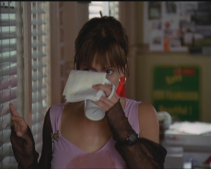 Charmed-Online_dot_net-5x03HappelyEverAfter0563.jpg