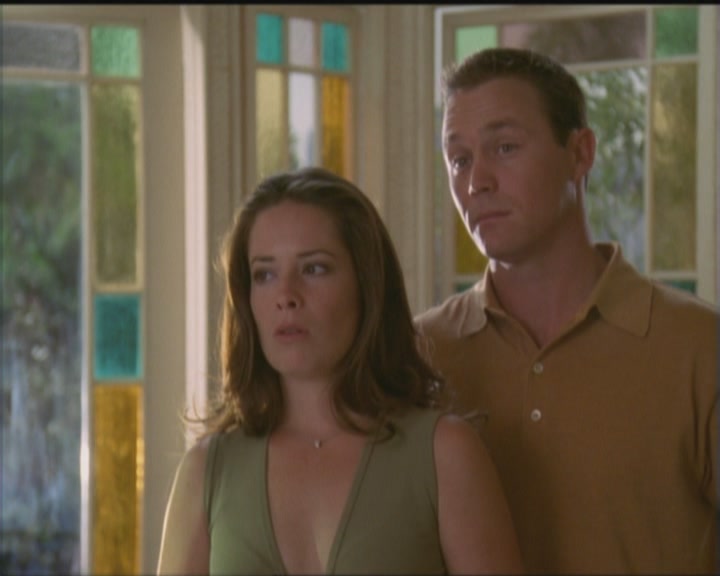 Charmed-Online_dot_net-5x03HappelyEverAfter0700.jpg