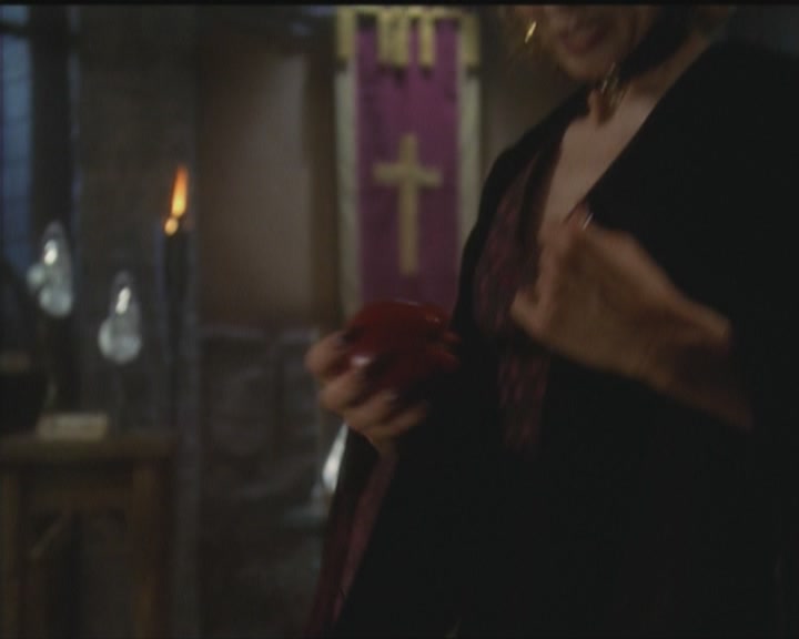 Charmed-Online_dot_net-5x03HappelyEverAfter0805.jpg