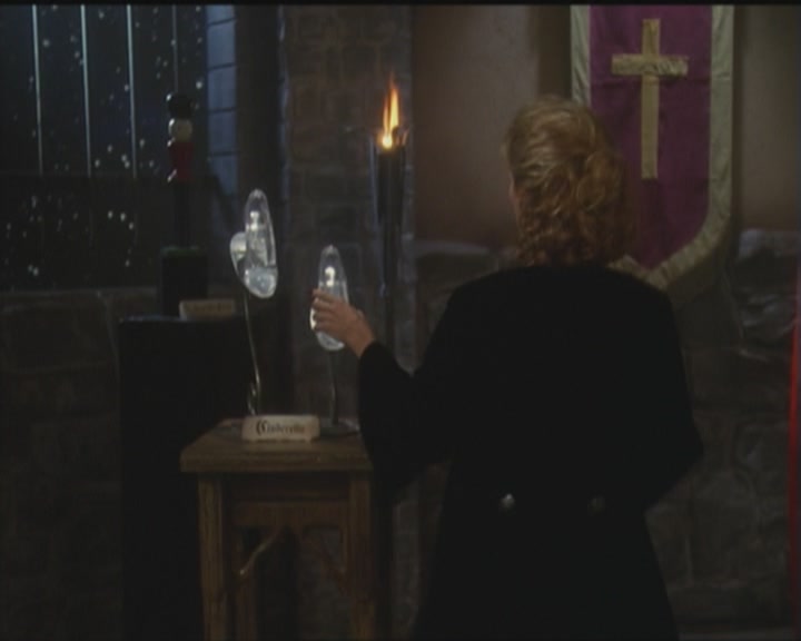 Charmed-Online_dot_net-5x03HappelyEverAfter0810.jpg