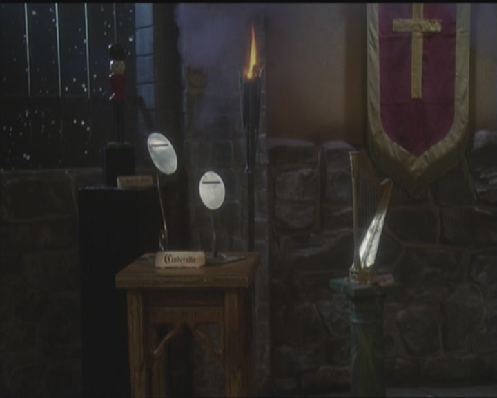 Charmed-Online_dot_net-5x03HappelyEverAfter0815.jpg