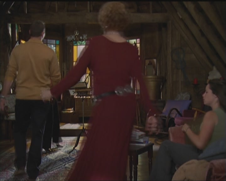 Charmed-Online_dot_net-5x03HappelyEverAfter0826.jpg