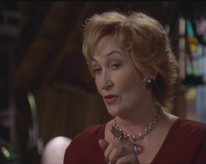 Charmed-Online_dot_net-5x03HappelyEverAfter0960.jpg