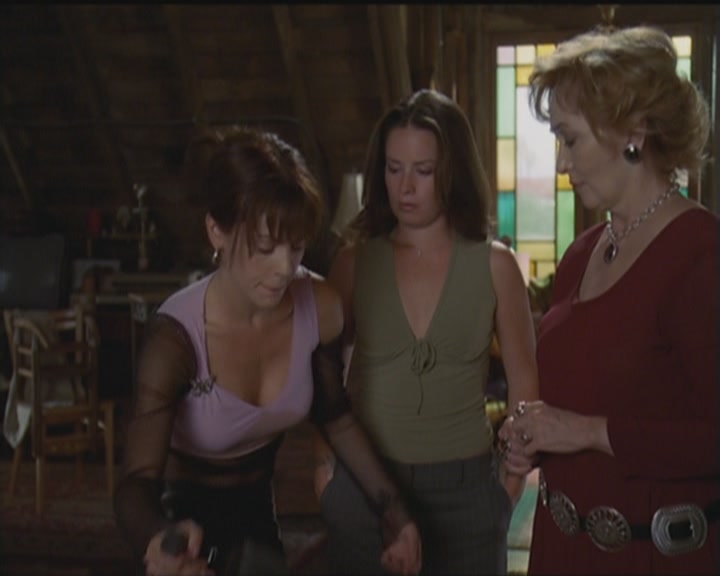 Charmed-Online_dot_net-5x03HappelyEverAfter0967.jpg