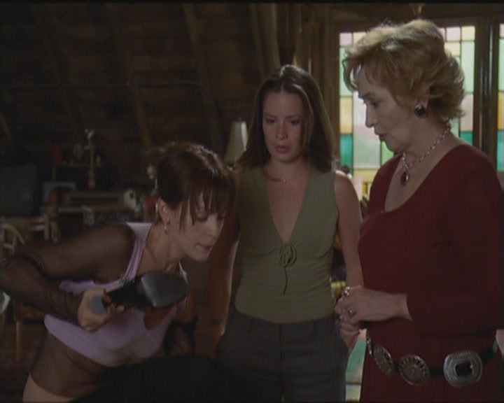Charmed-Online_dot_net-5x03HappelyEverAfter0968.jpg