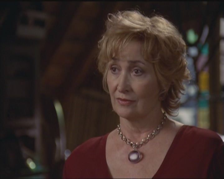 Charmed-Online_dot_net-5x03HappelyEverAfter0990.jpg
