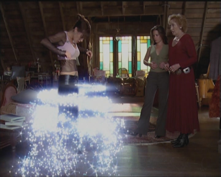 Charmed-Online_dot_net-5x03HappelyEverAfter1011.jpg
