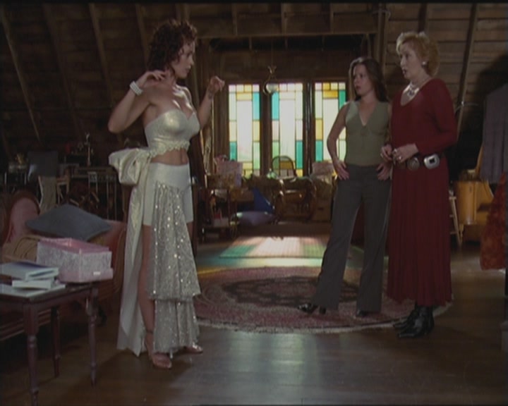 Charmed-Online_dot_net-5x03HappelyEverAfter1014.jpg