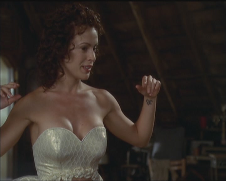 Charmed-Online_dot_net-5x03HappelyEverAfter1019.jpg