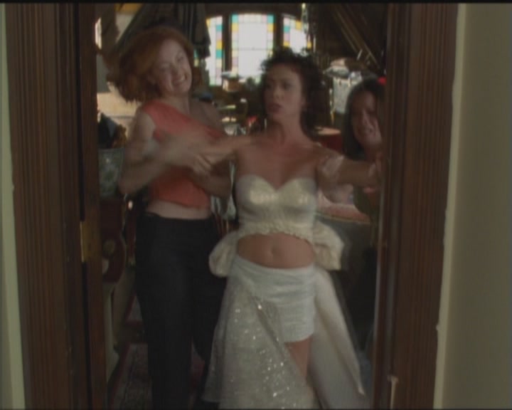 Charmed-Online_dot_net-5x03HappelyEverAfter1030.jpg