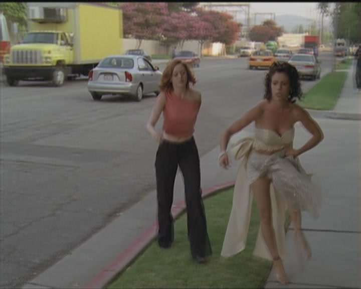 Charmed-Online_dot_net-5x03HappelyEverAfter1114.jpg
