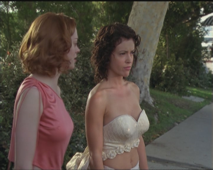 Charmed-Online_dot_net-5x03HappelyEverAfter1137.jpg