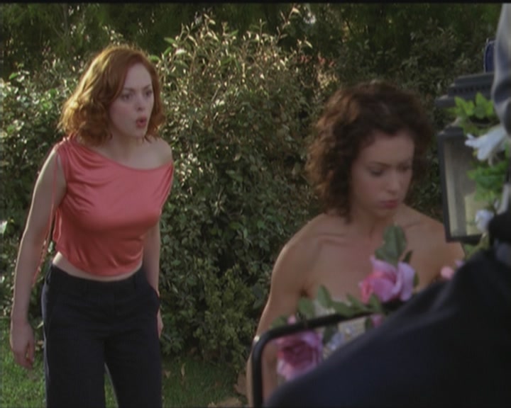 Charmed-Online_dot_net-5x03HappelyEverAfter1152.jpg