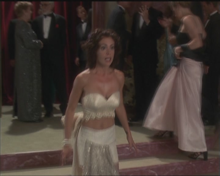 Charmed-Online_dot_net-5x03HappelyEverAfter1321.jpg