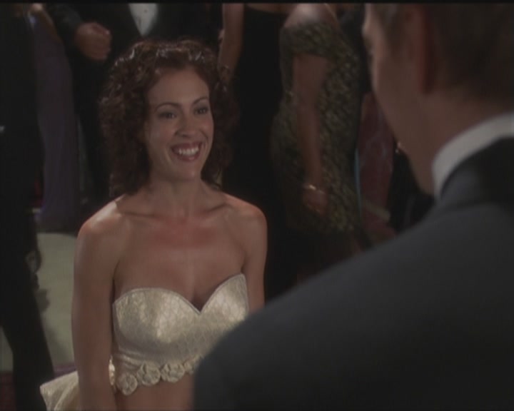 Charmed-Online_dot_net-5x03HappelyEverAfter1331.jpg