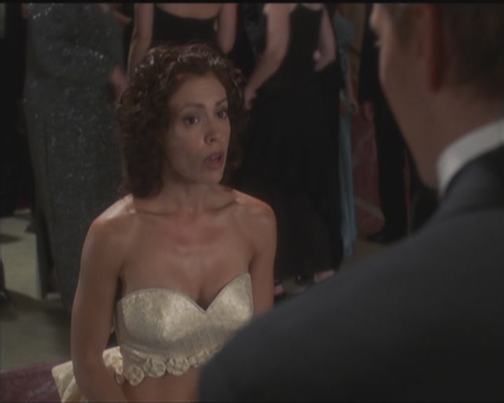 Charmed-Online_dot_net-5x03HappelyEverAfter1334.jpg