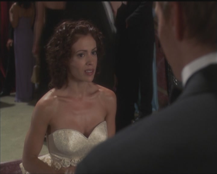 Charmed-Online_dot_net-5x03HappelyEverAfter1337.jpg