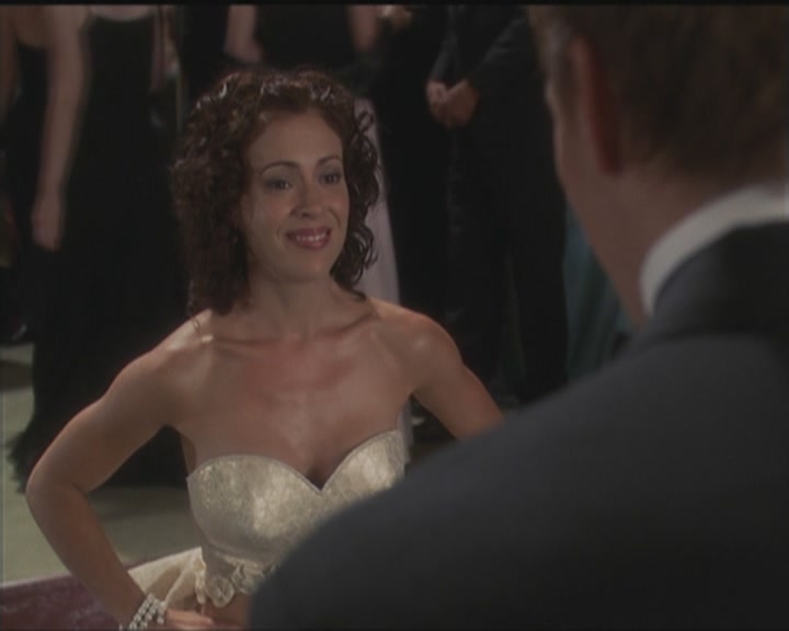 Charmed-Online_dot_net-5x03HappelyEverAfter1340.jpg