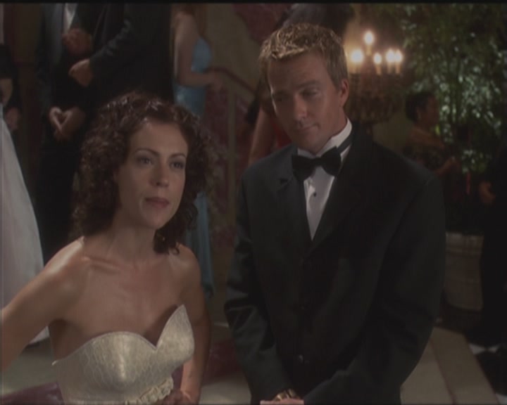 Charmed-Online_dot_net-5x03HappelyEverAfter1350.jpg