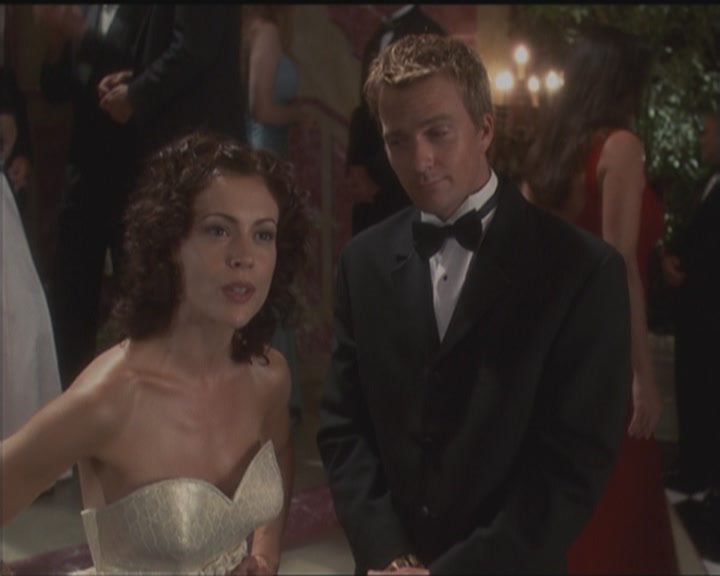 Charmed-Online_dot_net-5x03HappelyEverAfter1351.jpg