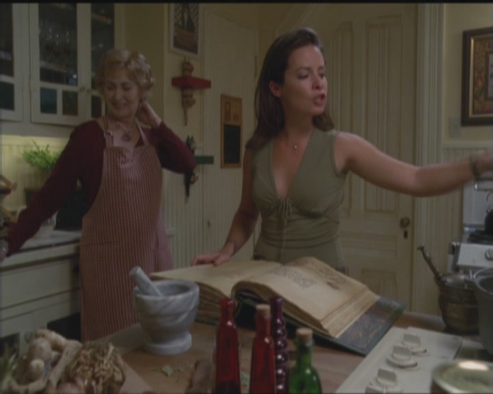 Charmed-Online_dot_net-5x03HappelyEverAfter1602.jpg