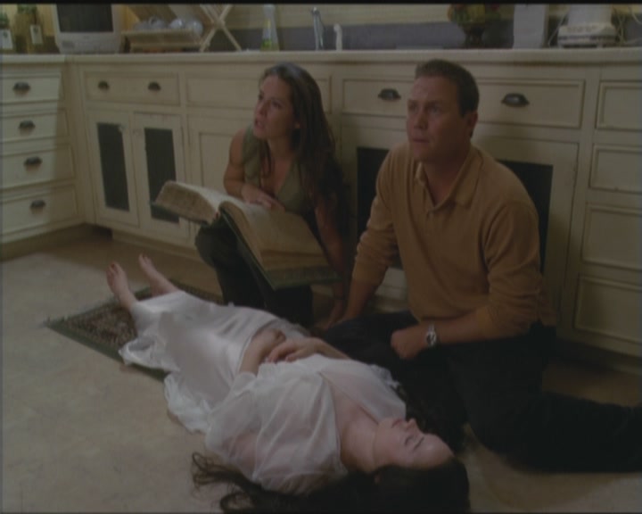 Charmed-Online_dot_net-5x03HappelyEverAfter1647.jpg