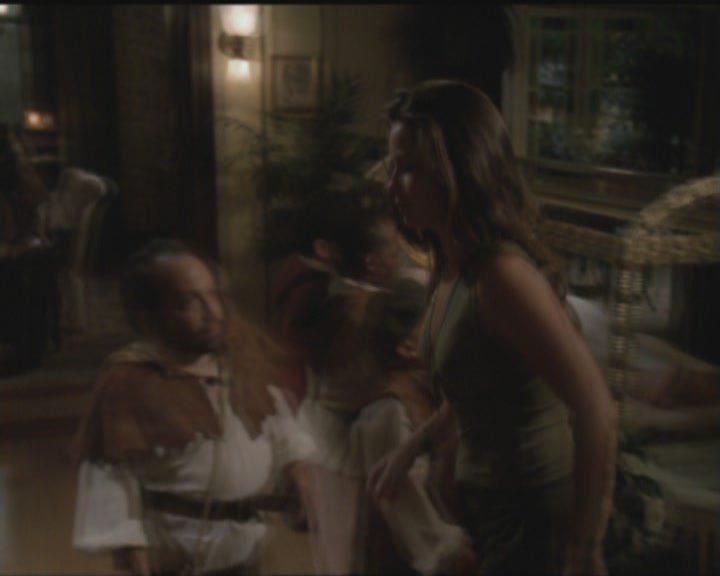 Charmed-Online_dot_net-5x03HappelyEverAfter1808.jpg
