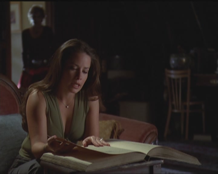 Charmed-Online_dot_net-5x03HappelyEverAfter1905.jpg