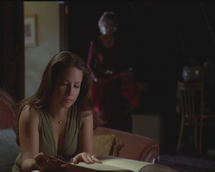 Charmed-Online_dot_net-5x03HappelyEverAfter1910.jpg