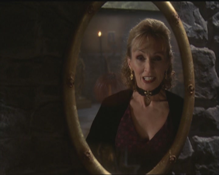 Charmed-Online_dot_net-5x03HappelyEverAfter1977.jpg