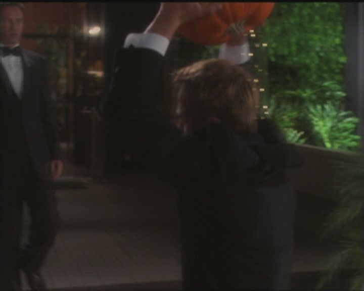Charmed-Online_dot_net-5x03HappelyEverAfter2003.jpg