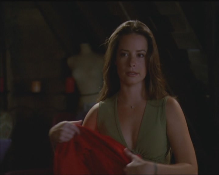 Charmed-Online_dot_net-5x03HappelyEverAfter2108.jpg