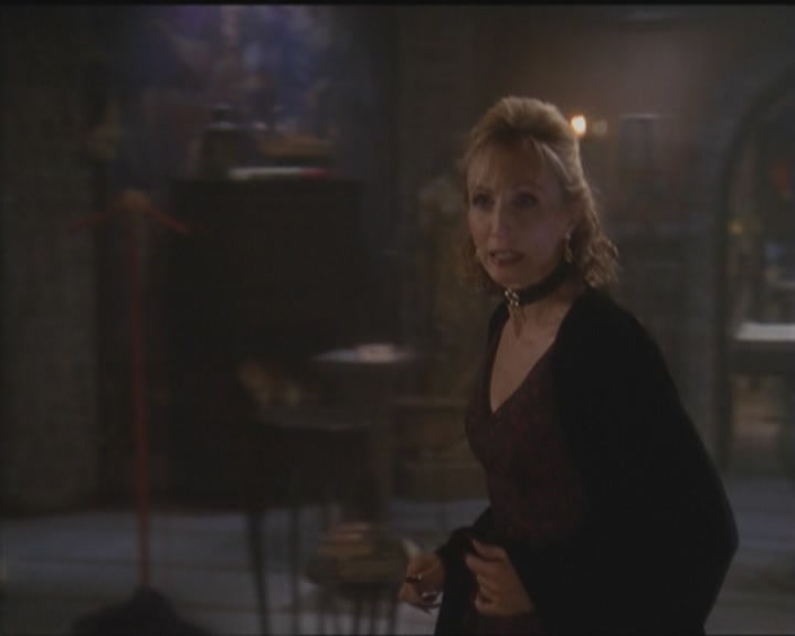 Charmed-Online_dot_net-5x03HappelyEverAfter2145.jpg