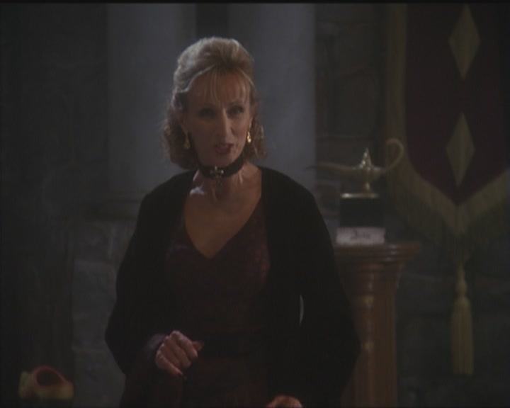 Charmed-Online_dot_net-5x03HappelyEverAfter2151.jpg