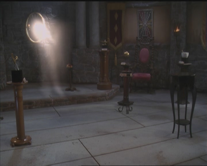 Charmed-Online_dot_net-5x03HappelyEverAfter2178.jpg