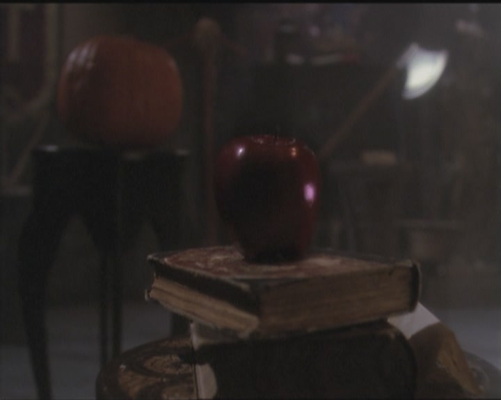 Charmed-Online_dot_net-5x03HappelyEverAfter2184.jpg