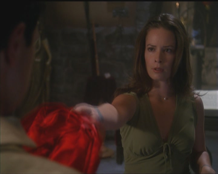 Charmed-Online_dot_net-5x03HappelyEverAfter2215.jpg