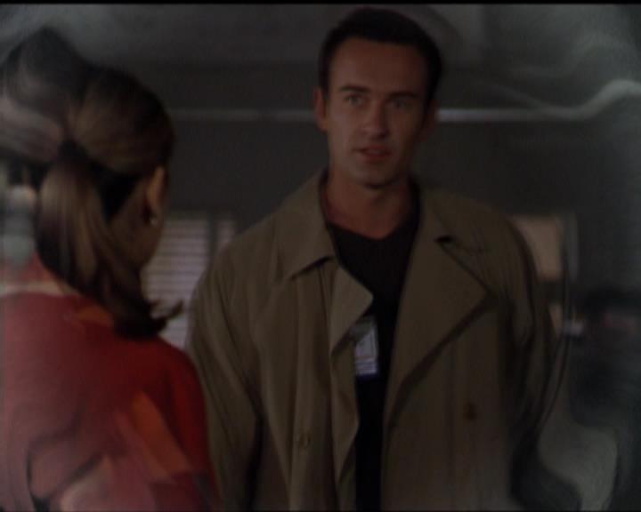 Charmed-Online_dot_net-5x03SirensSong0005.jpg