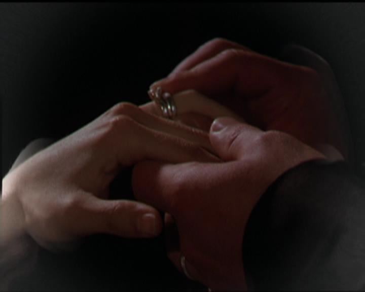 Charmed-Online_dot_net-5x03SirensSong0029.jpg