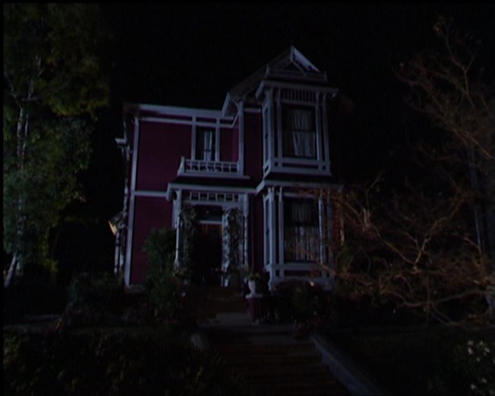 Charmed-Online_dot_net-5x03SirensSong0042.jpg