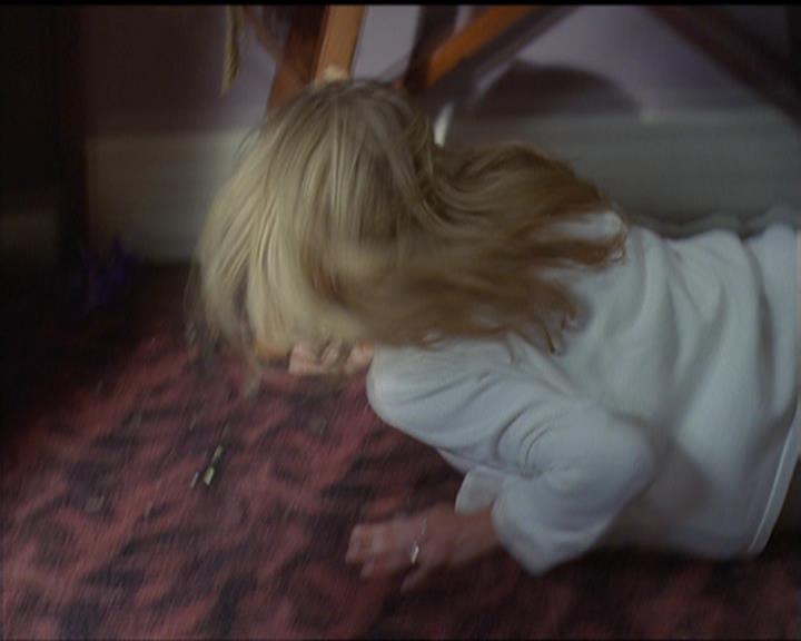 Charmed-Online_dot_net-5x03SirensSong0101.jpg