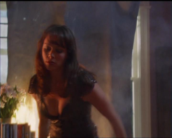 Charmed-Online_dot_net-5x03SirensSong0118.jpg