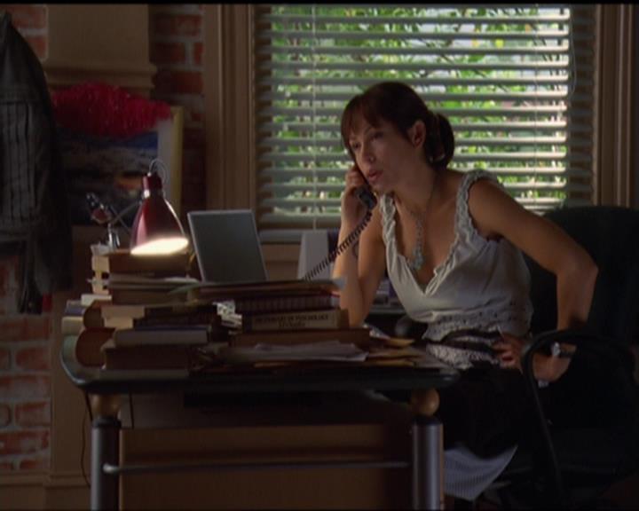 Charmed-Online_dot_net-5x03SirensSong0125.jpg