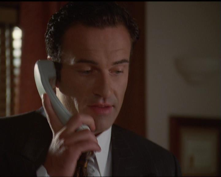 Charmed-Online_dot_net-5x03SirensSong0133.jpg