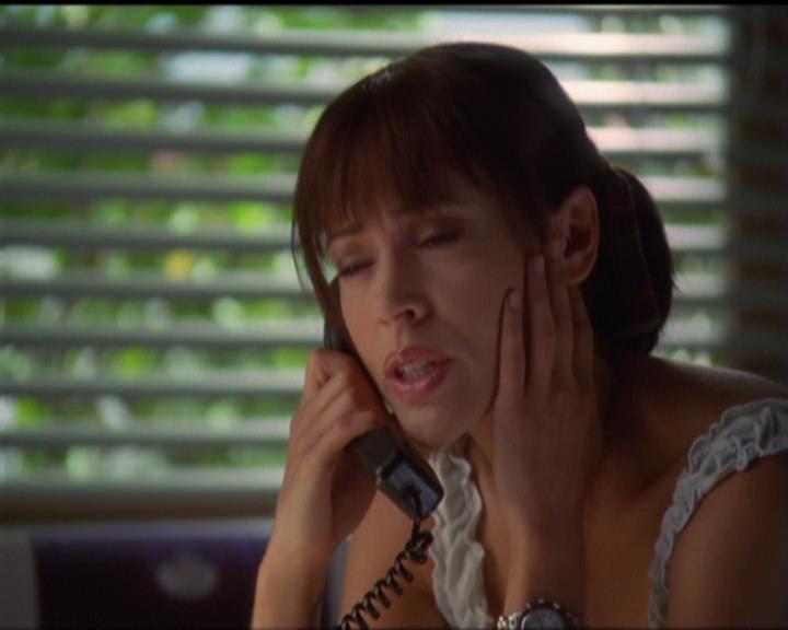 Charmed-Online_dot_net-5x03SirensSong0136.jpg