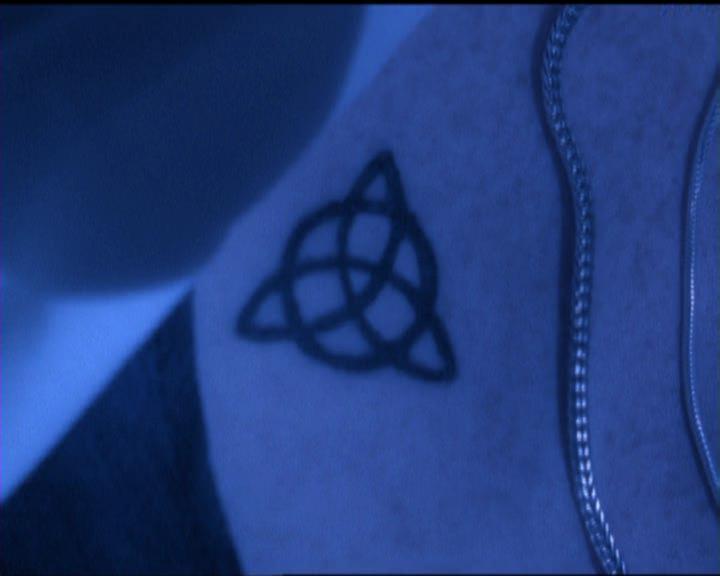 Charmed-Online_dot_net-5x03SirensSong0206.jpg