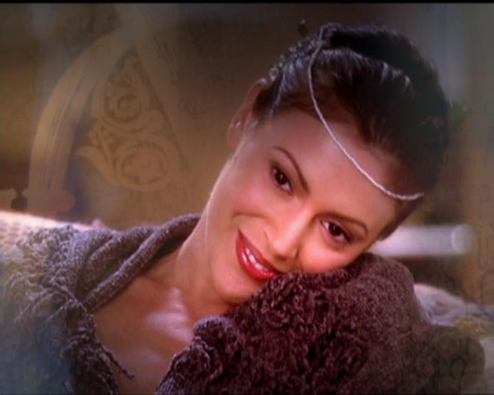 Charmed-Online_dot_net-5x03SirensSong0208.jpg