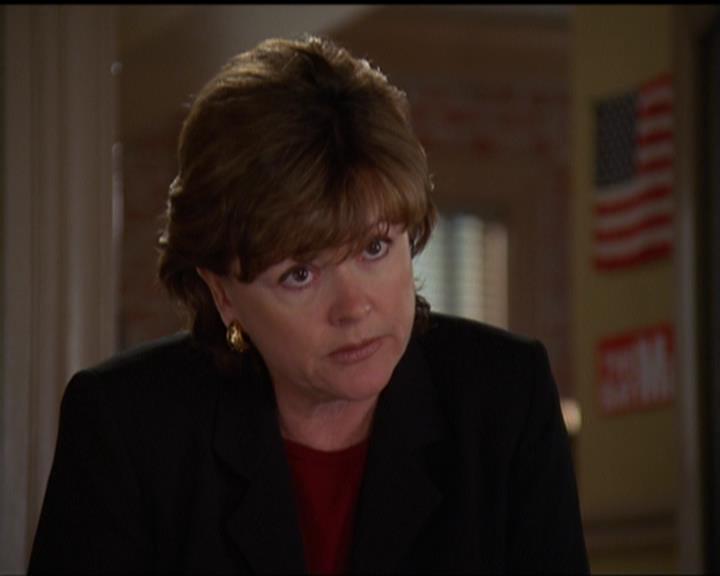 Charmed-Online_dot_net-5x03SirensSong0554.jpg